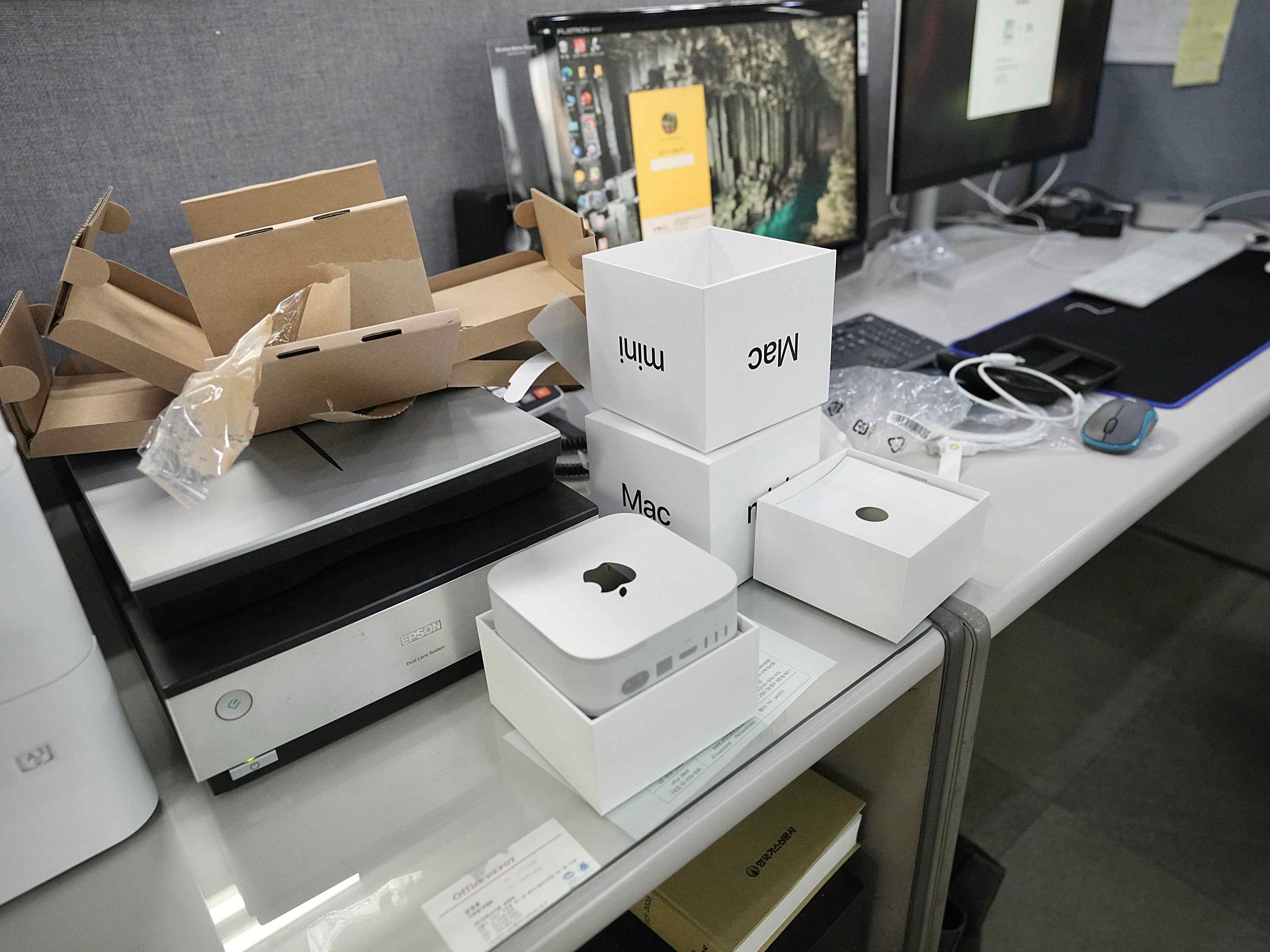 외장 저장장치와 업무용 장비